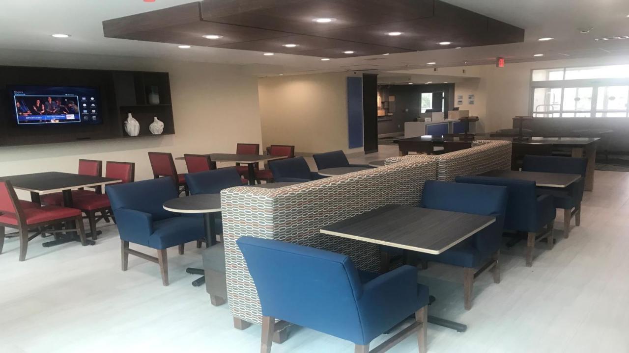 Holiday Inn Express & Suites Arlington North - Stadium Area By Ihg Extérieur photo